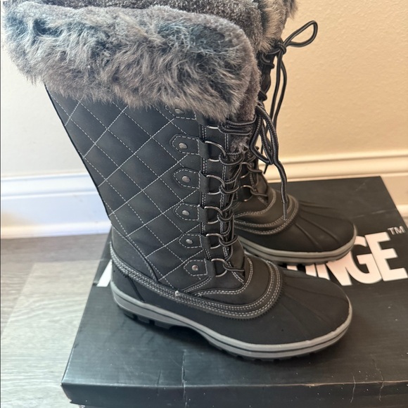 Snow boots - Picture 2 of 3
